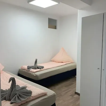 Central Aparment In Popular Neighborhood *