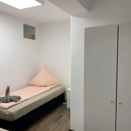 Central Aparment In Popular Neighborhood *