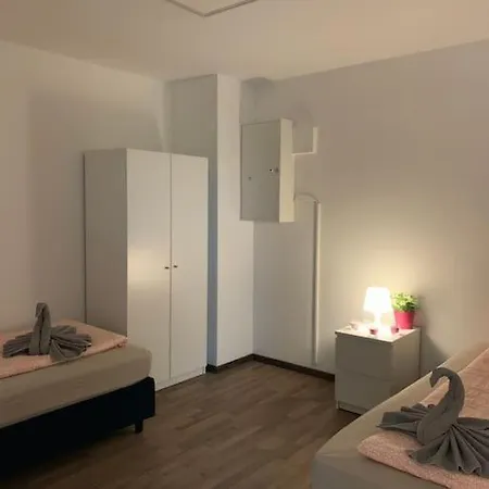 Appartement Central Aparment In Popular Neighborhood *