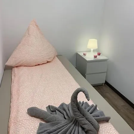 Appartement Central Aparment In Popular Neighborhood *