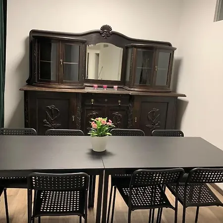 Appartement Central Aparment In Popular Neighborhood *